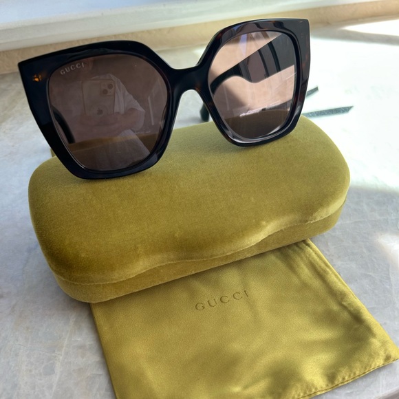 Brand new Authentic Gucci sunglasses new collection - Picture 3 of 13